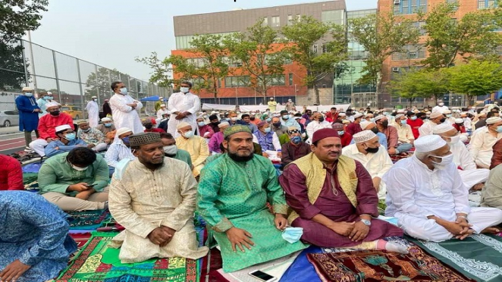 মসজিদ আল কুবার আয়োজনে খোলা মাঠে বিশাল ঈদ জামাত মসজিদ আল কুবার আয়োজনে খোলা মাঠে বিশাল ঈদ জামাত