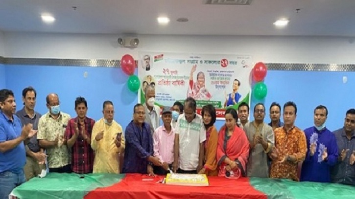 ‘আইটি খাতে অভূতপূর্ব উন্নতির কৃতিত্ব প্রধানমন্ত্রী পুত্রের’ ‘আইটি খাতে অভূতপূর্ব উন্নতির কৃতিত্ব প্রধানমন্ত্রী পুত্রের’