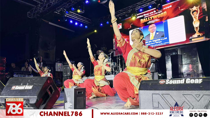 নিউইয়র্কে ২৭ শিল্পী ও কলাকুশলী পেলেন ঢালিউড মিউজিক অ্যাওয়ার্ড নিউইয়র্কে ২৭ শিল্পী ও কলাকুশলী পেলেন ঢালিউড মিউজিক অ্যাওয়ার্ড