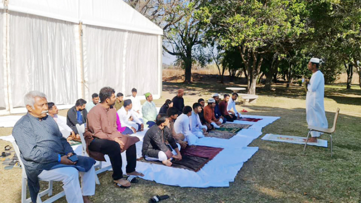 মাহমুদউল্লাহর ইমামতিতে হারারেতে টাইগারদের ঈদ জামাত মাহমুদউল্লাহর ইমামতিতে হারারেতে টাইগারদের ঈদ জামাত