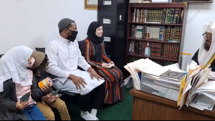 স্বামীসহ ইসলামে ফিরলেন যে নারী স্বামীসহ ইসলামে ফিরলেন যে নারী